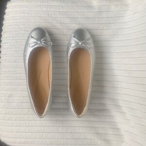 Clarks Fawna Lilly Leather Ballet Flats- Silver- New